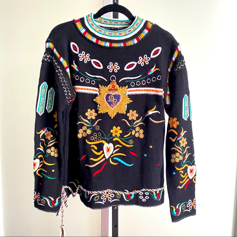 Embroidered sweater size S
